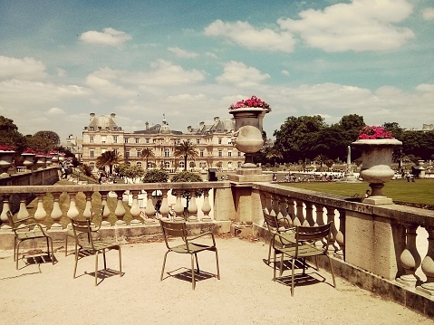 How to fall in love in the Luxembourg Gardens