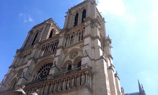 The song of Notre-Dame