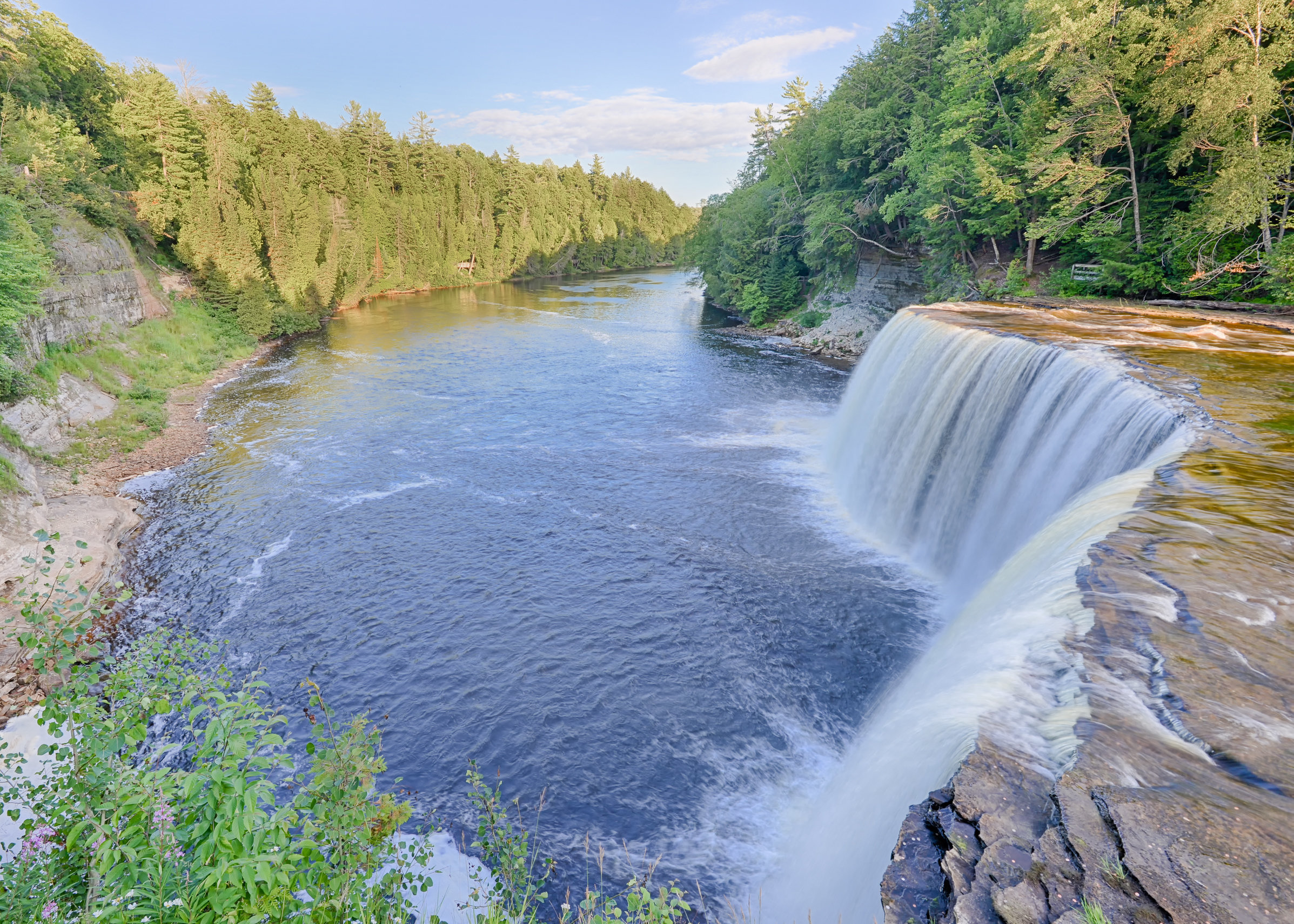 Six Reasons Why Michigan’s Upper Peninsula is an Ideal Valentine’s Retreat