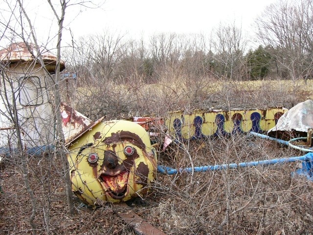 The World’s 8 Creepiest Abandoned Theme Parks