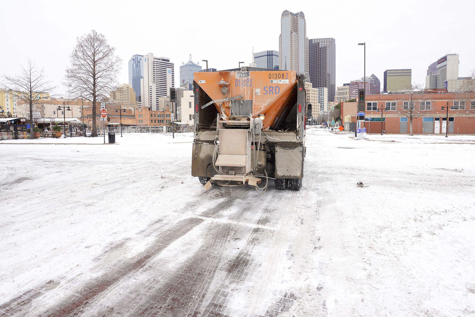 How You Can Help Texans During the Snowstorm