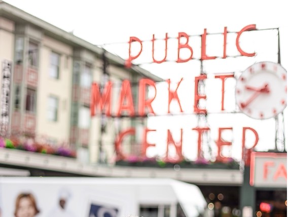 Pike Street Market, Seattle - Photo by Clarisse Meyer (Unsplash)